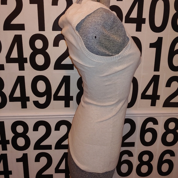 Urban Behavior Low Cut Sweater Vest Top - Picture 2 of 7